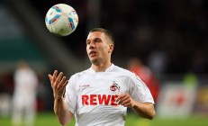 开云官网-当华尔兹遇见雷鬼，伊萨克在维也纳奏响的足球狂想曲