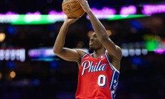 开云体育app-76人再度擒敌，迈向总决赛之路