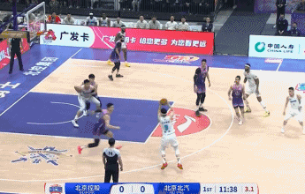包含慢镜头回放，瞬间绝杀震慑场上的词条