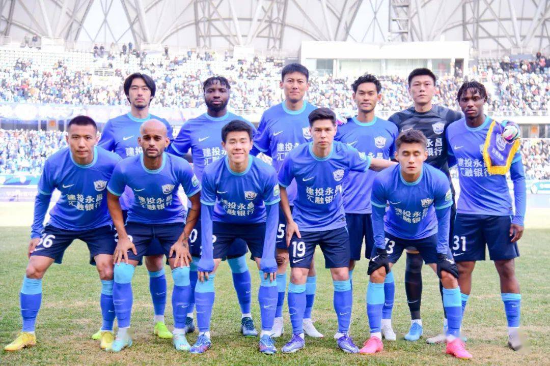 雄狮主场击败克雷斯，豪取三分登顶