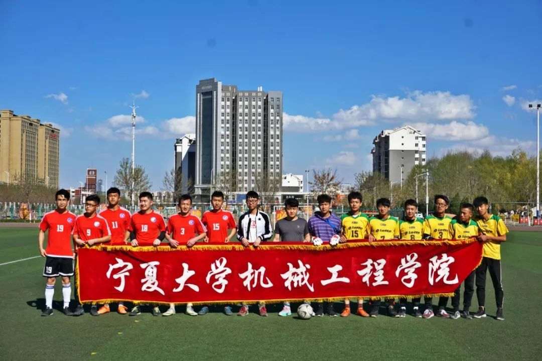 双方队员在实力对决中展现出色技艺的简单介绍
