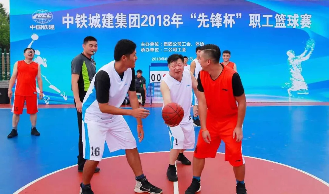 奋勇争先，各国选手在激烈角逐中争得头筹的简单介绍