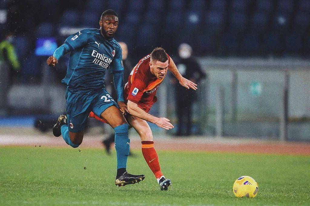 包含罗马中场获得追加合同，未来可期的词条