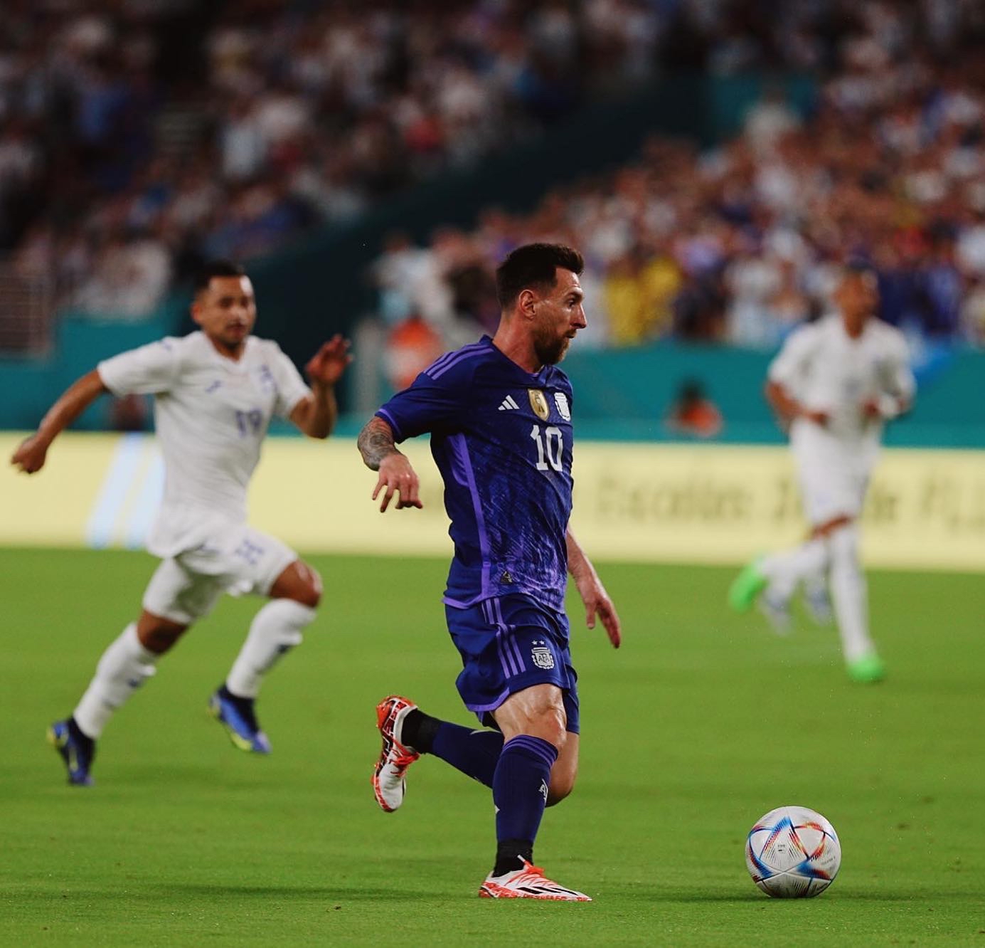 卢瓦尔表现稳定，多场比赛保持不败状态