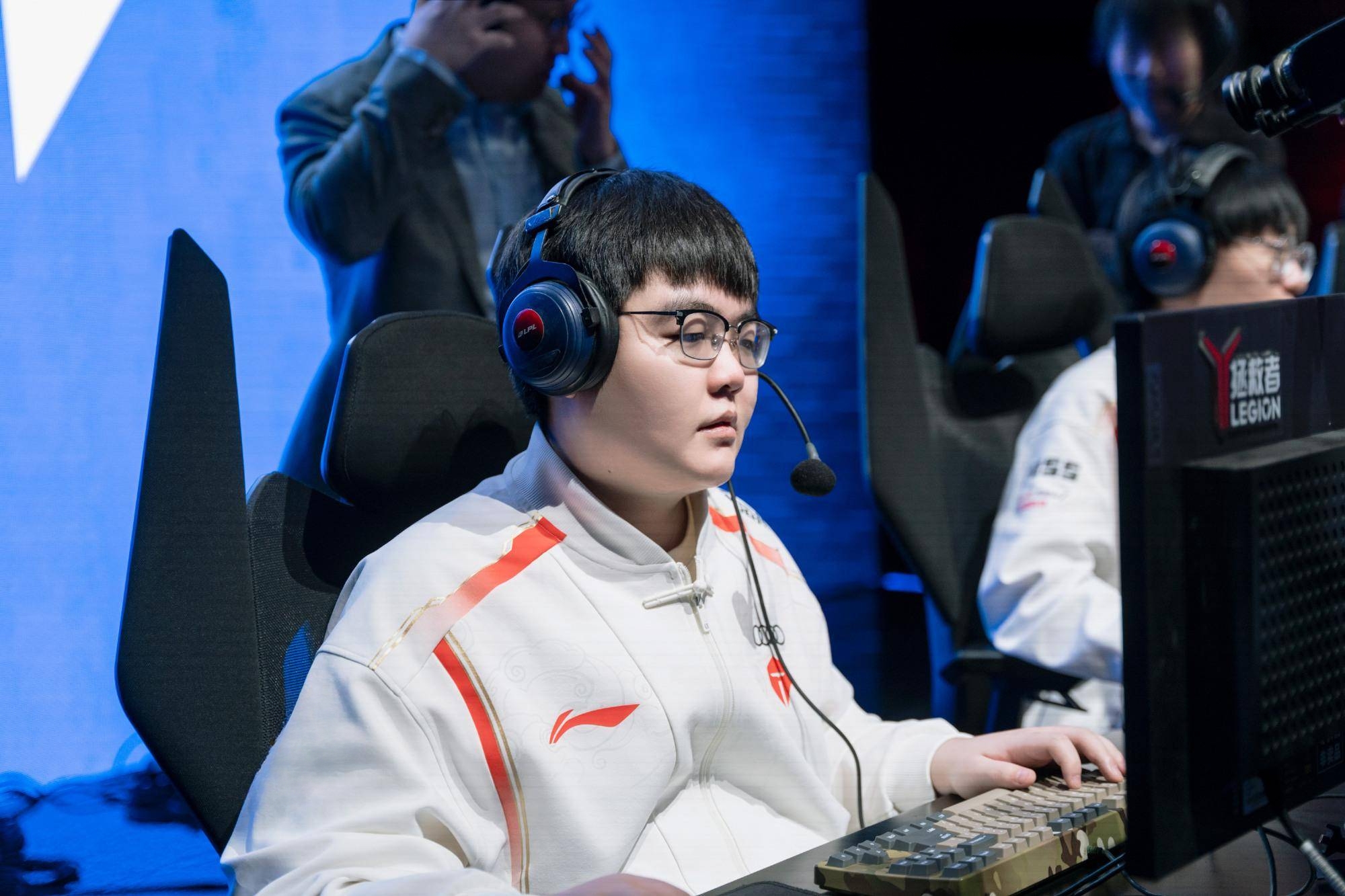 JDG翻盘TES，Ruler打出惊人五杀焦点之战入围赛，锁定晋级资格的简单介绍