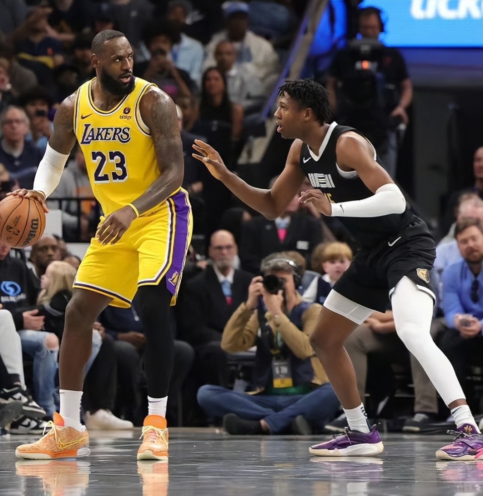 萨拉戈萨告捷,一场豪取三分 萨拉戈萨告捷,一场豪取三分