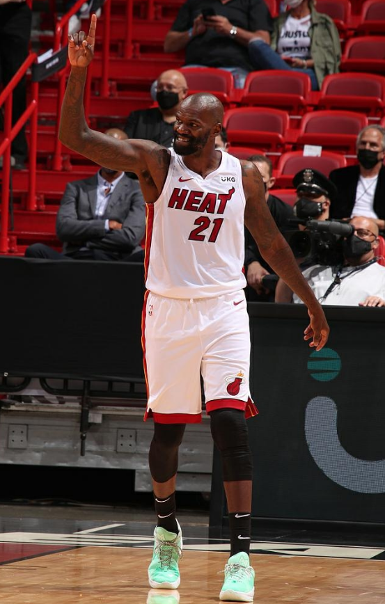 灰狼换来前快船中锋