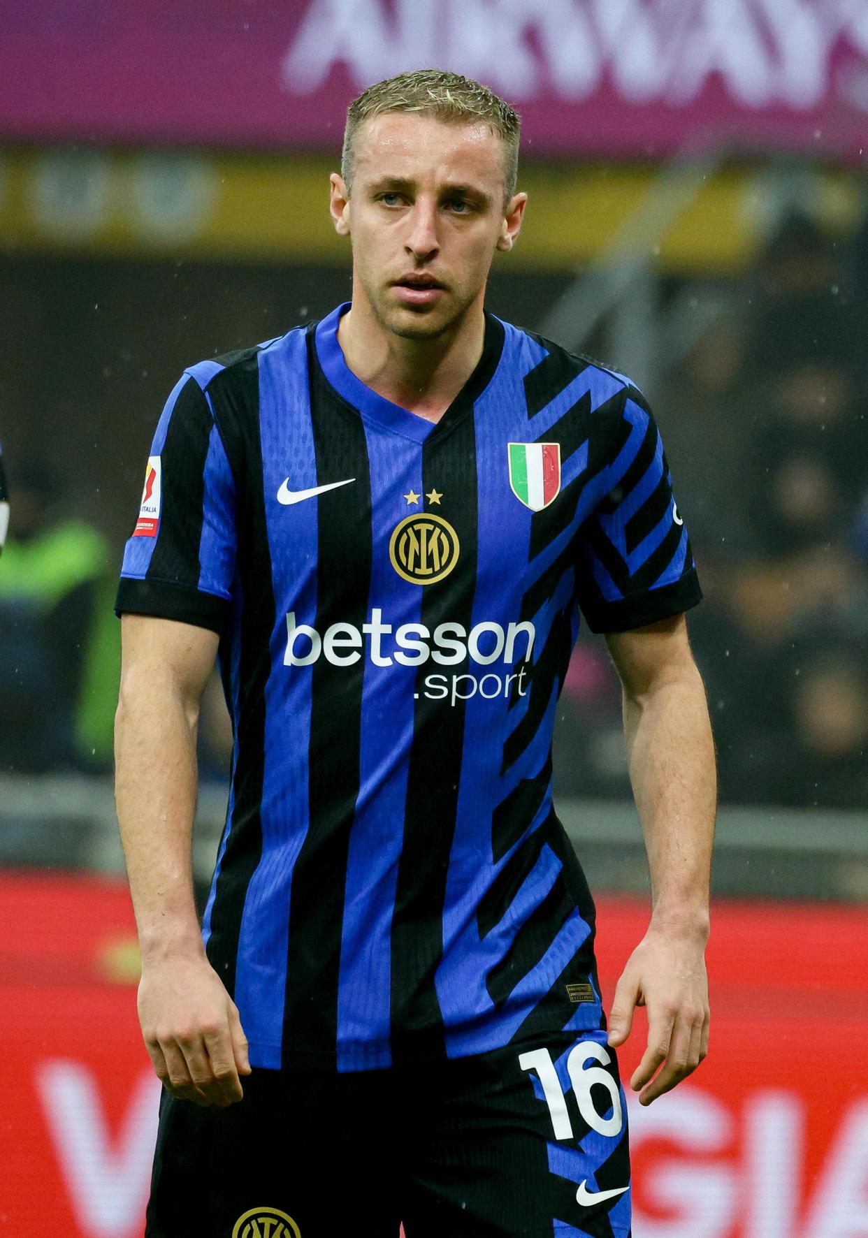 意大利国脚表现出色,率队轻松取胜 意大利国脚表现出色,率队轻松取胜