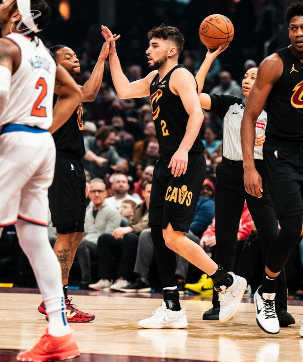 爵士胜勇士，米切尔全场砍下35分