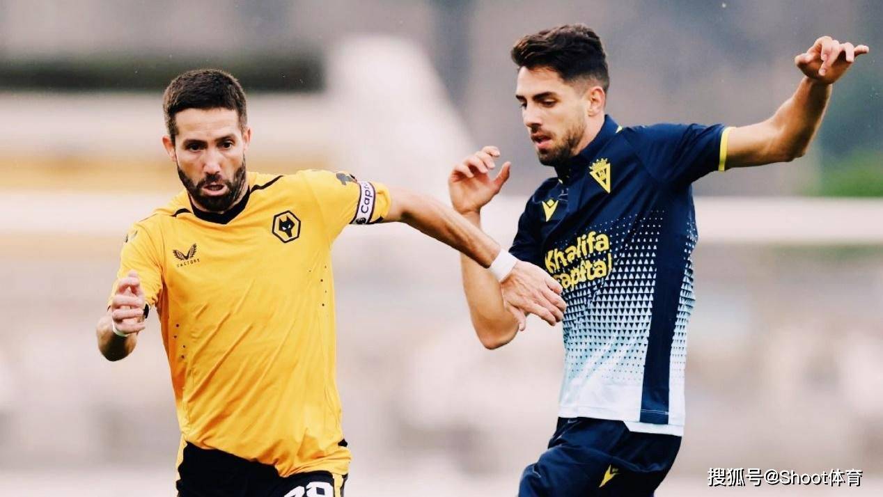 莱切斯特城全队士气高昂,虎视眈眈 莱切斯特城全队士气高昂,虎视眈眈