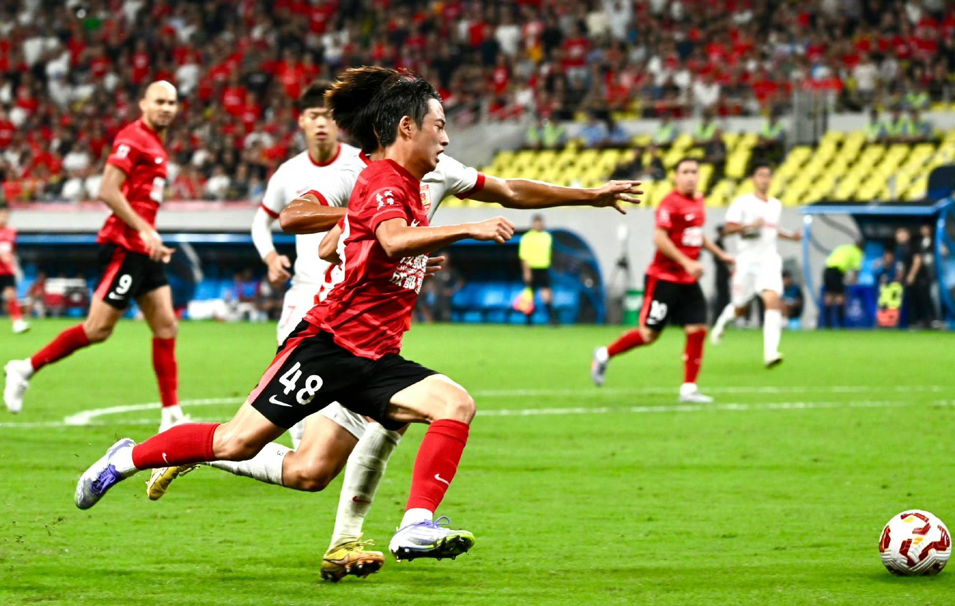 中超球队在亚洲比赛中取得突破