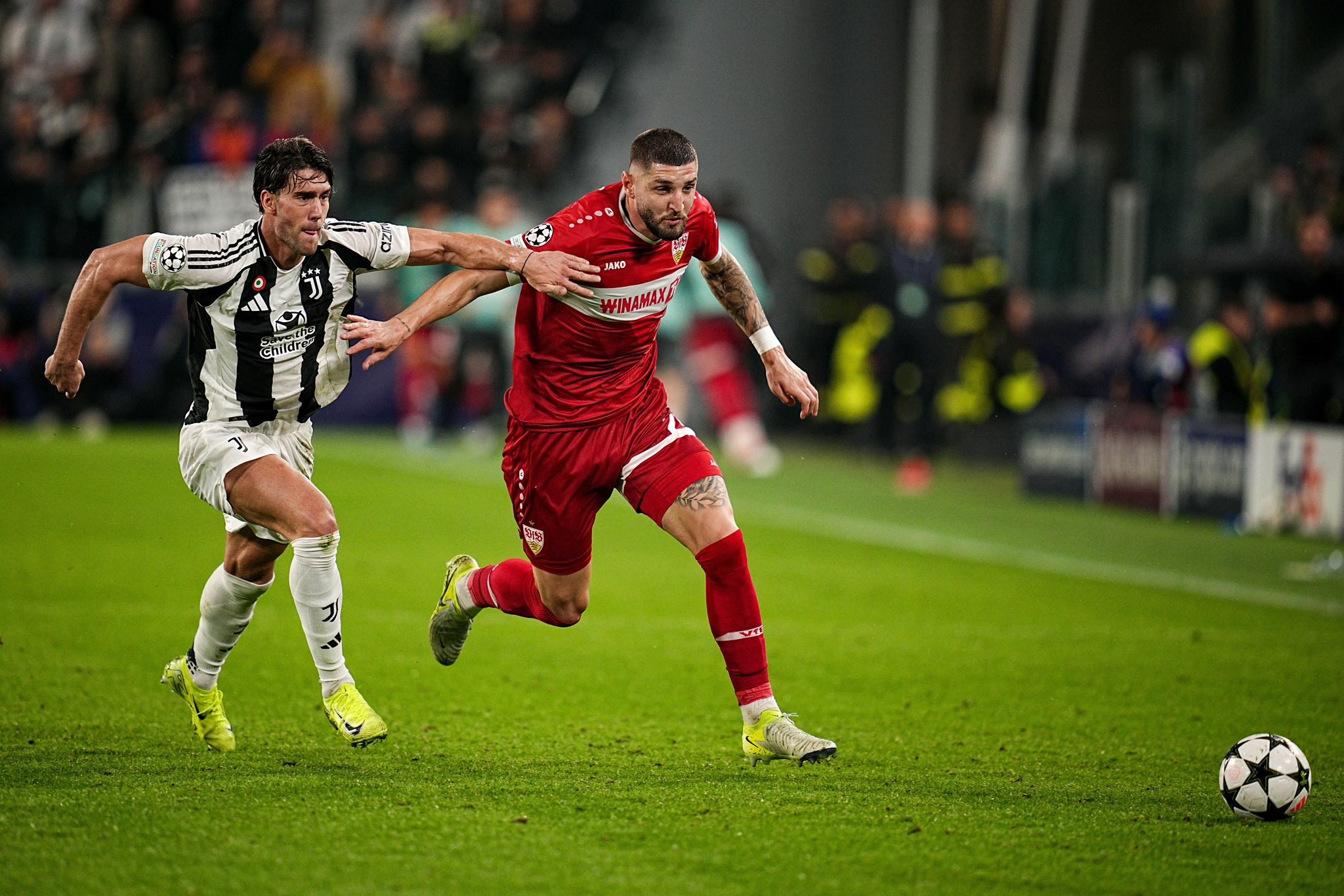 斯图加特客场战平，排名持续提升