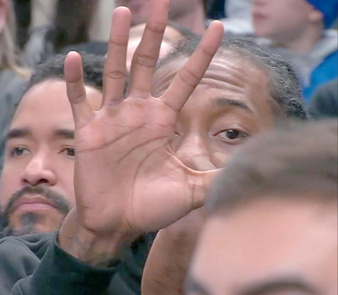 新疆队碾压太阳，伦纳德点燃赛场的简单介绍