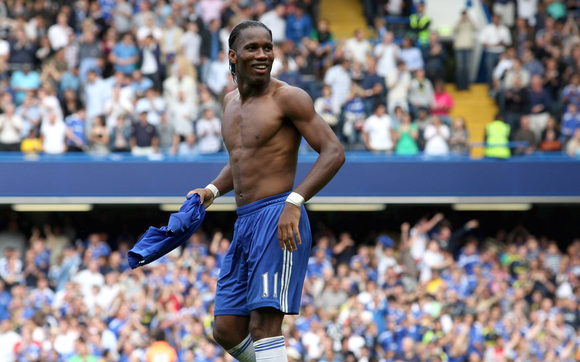 跨界巅峰对决，上海队鏖战篮网，约基奇全能统治引爆全场