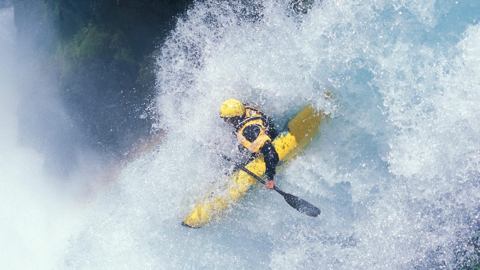 钢铁战车碾过千岛之队，独狼在另一战场闪耀，当团队荣耀淹没个人光辉